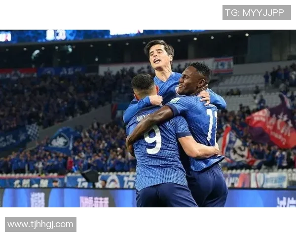 中超精彩对决申花迎战重庆全力争胜展现球队实力与激情 中超精彩对决申花迎战重庆全力争胜展现球队实力与激情